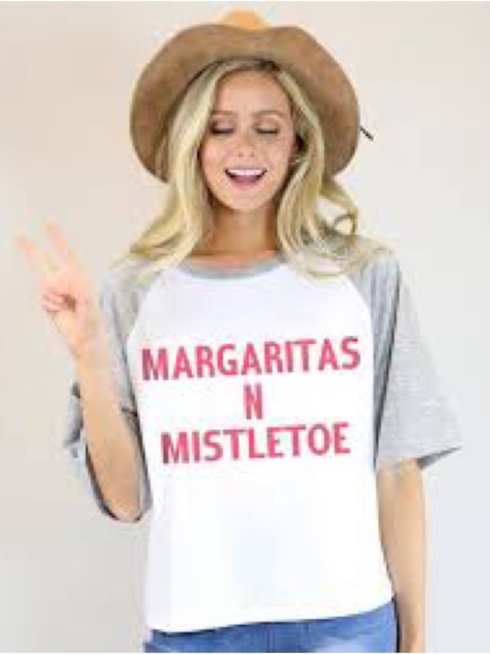 Judith March White & Gray 'Margaritas N Mistletoe' Graphic Raglan Tee large